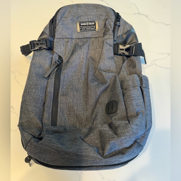 Swiss Gear NWOT Weekend Getaway Laptop Backpack GrayTravel Bag Padded 18X11X8